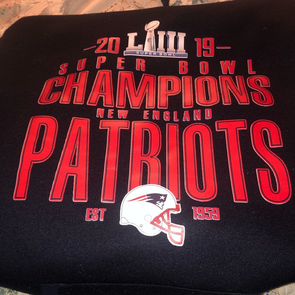 women’s 2019 patriots sweatshirt/hoodie ❤️💙🤍